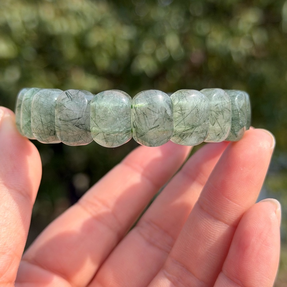 Stretchable green rutilated quartz soft bangle‎ 1146